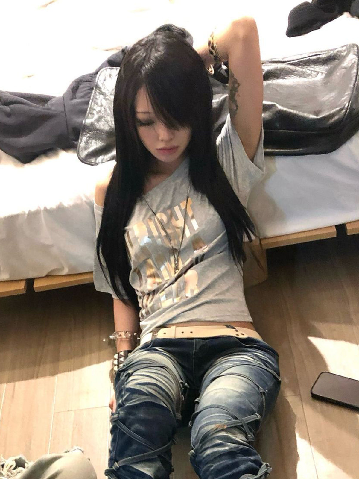 Subculture cross-shoulder short-sleeve women's summer new gold foil print off-shoulder top, spicy girl y2k vintage wide-neck T-shirt